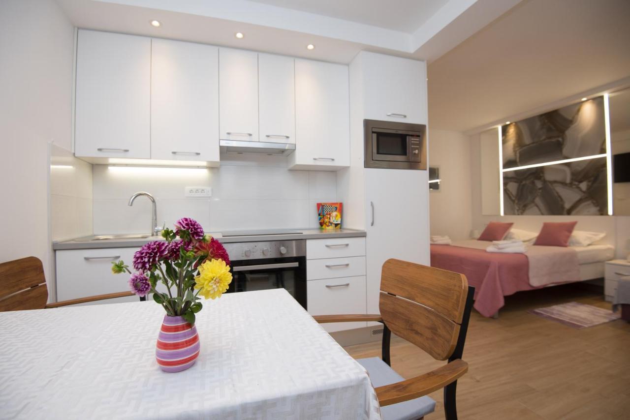 Luxury Studio Apartment Honeymoon Split Exterior foto