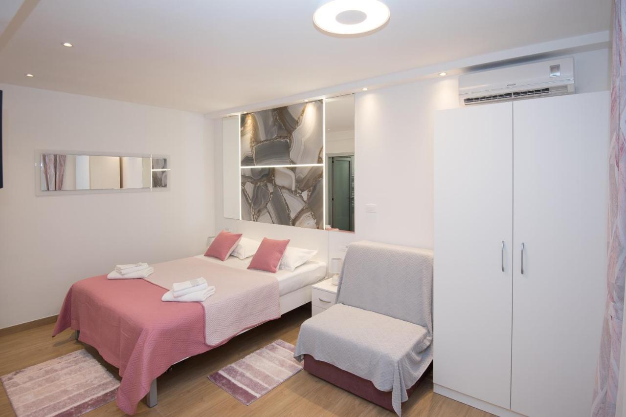 Luxury Studio Apartment Honeymoon Split Exterior foto